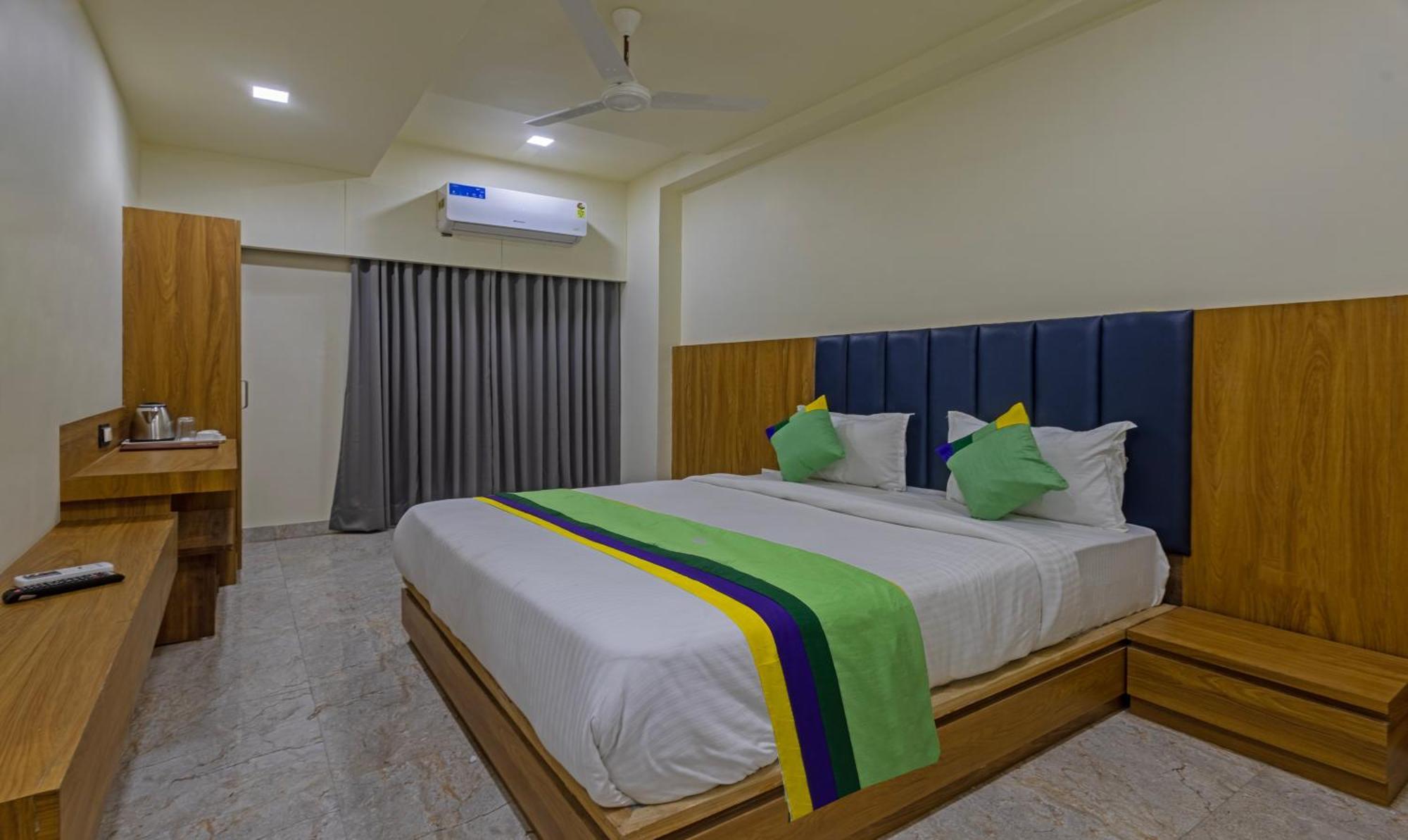 Treebo Eden Park, Ahmedabad Hotel Batwa ภายนอก รูปภาพ