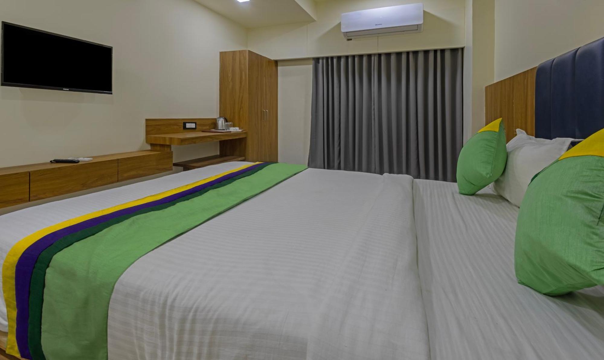 Treebo Eden Park, Ahmedabad Hotel Batwa ภายนอก รูปภาพ