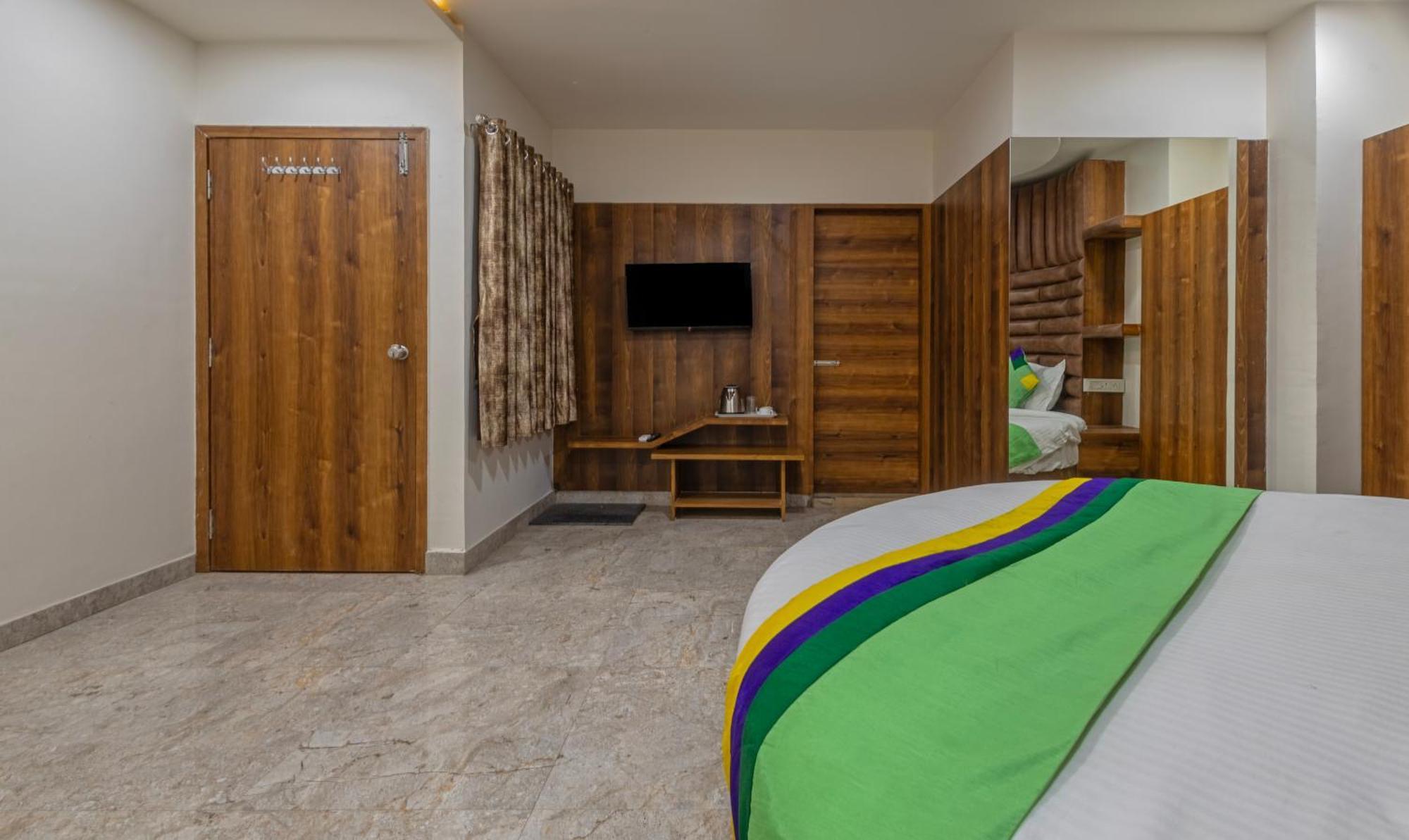 Treebo Eden Park, Ahmedabad Hotel Batwa ภายนอก รูปภาพ