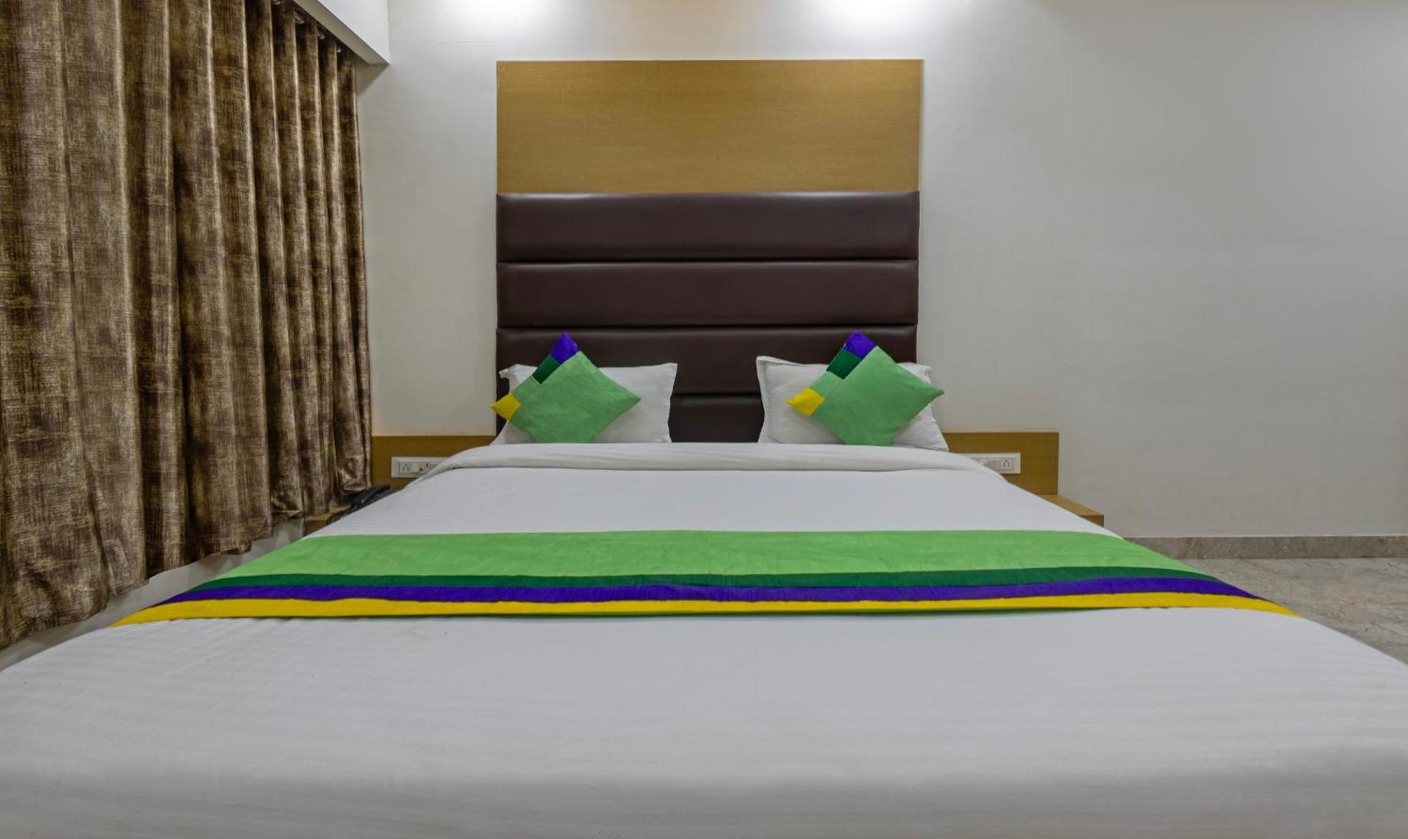 Treebo Eden Park, Ahmedabad Hotel Batwa ภายนอก รูปภาพ